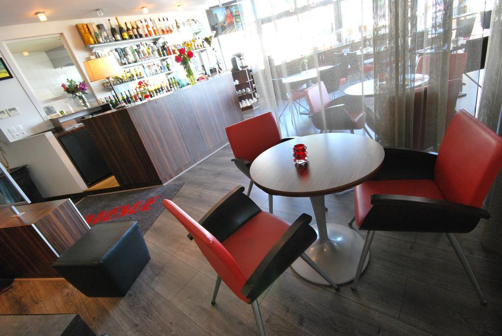 Hotel De Loire Et Restaurant Les Bateliers Trélazé Eksteriør billede