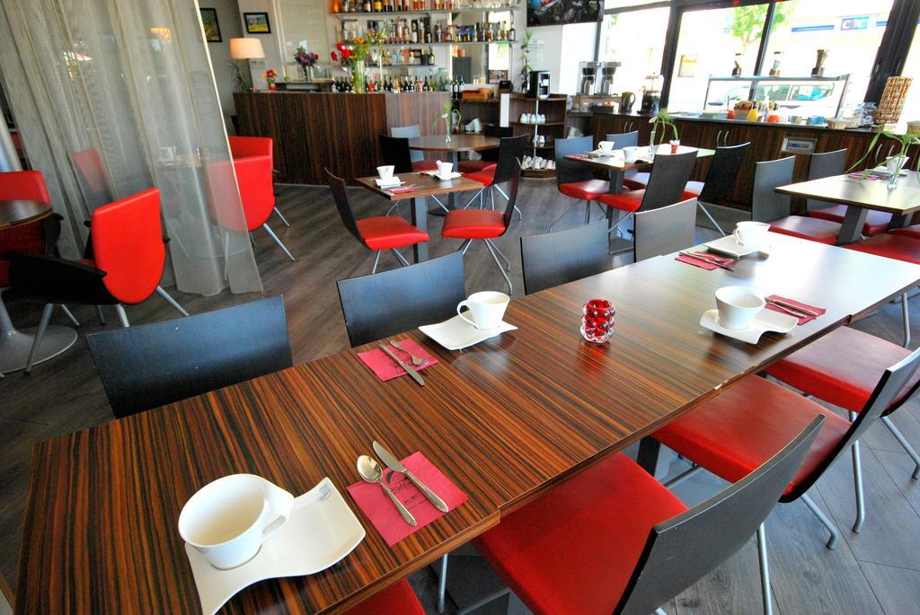 Hotel De Loire Et Restaurant Les Bateliers Trélazé Eksteriør billede
