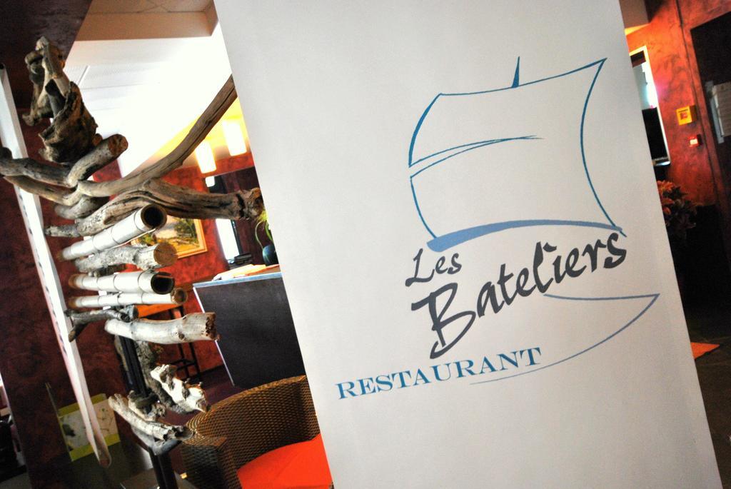 Hotel De Loire Et Restaurant Les Bateliers Trélazé Eksteriør billede